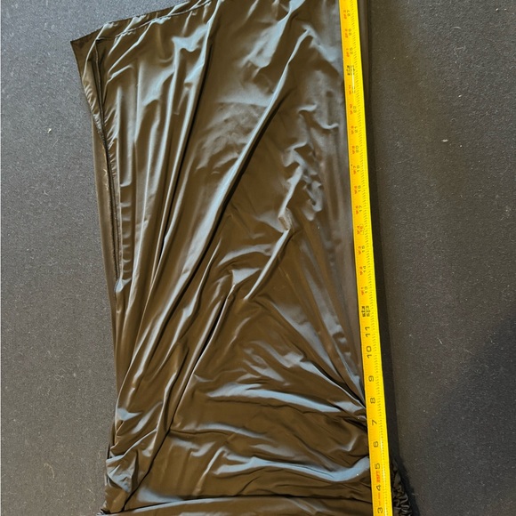 Lulus Black NWOT two piece scrunched skirt set Sz L - Picture 4 of 13